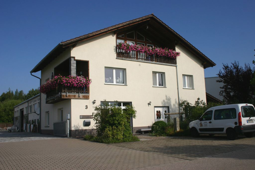 Der Firmensitz in Hartmannsdorf